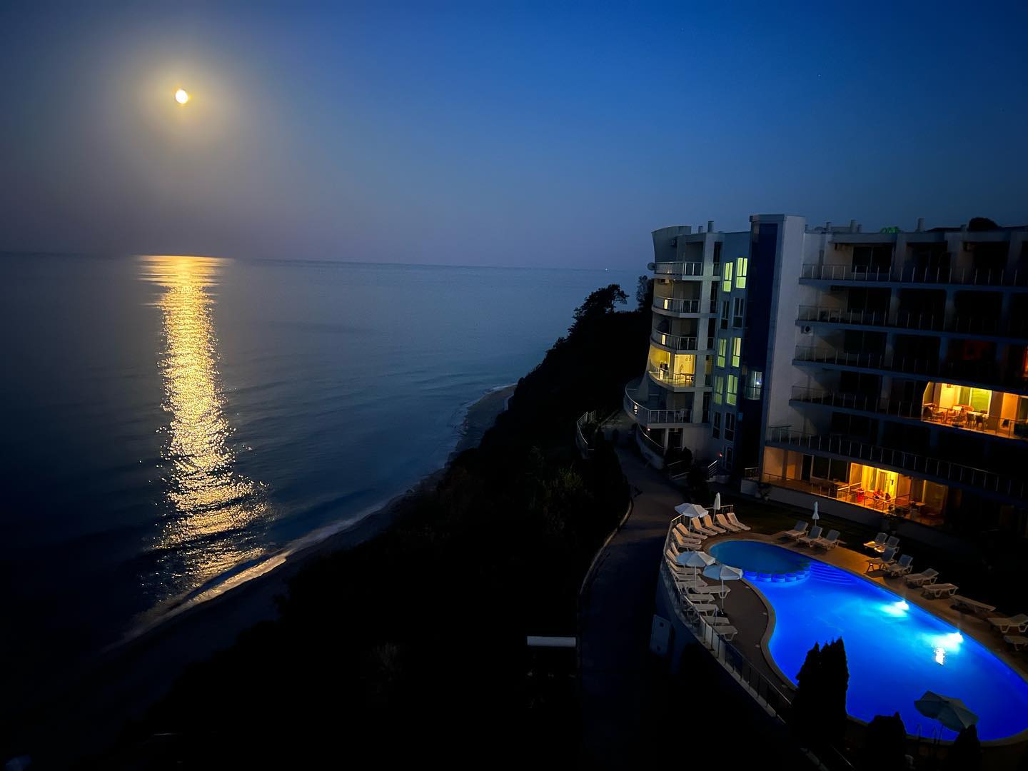 #supermoon over the #blacksea just #now #bluemoon #fullmoon #bulgaria #nofilter #nightphotography #iphone13pro #travel #tourism